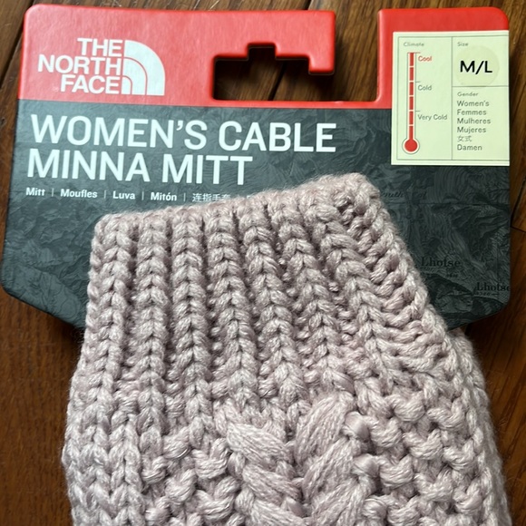 NWT The North Face Women’s cable knit Minna Mittens light pink lavender size M/L - Picture 4 of 4
